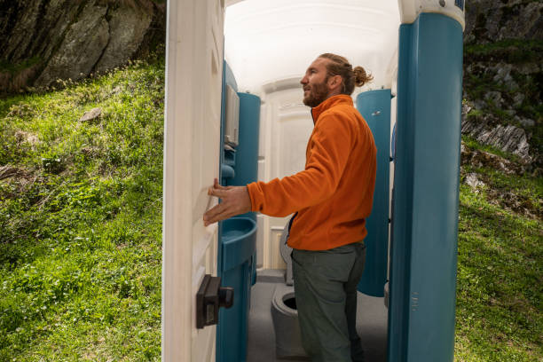 Portable Toilet Options We Offer in Farmers Branch, TX